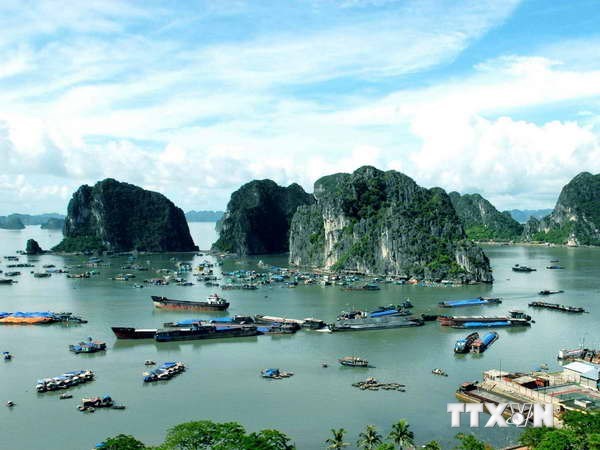 Phát triển hạ tầng du lịch ven bờ Vịnh Hạ Long không làm ảnh hưởng các giá trị di sản